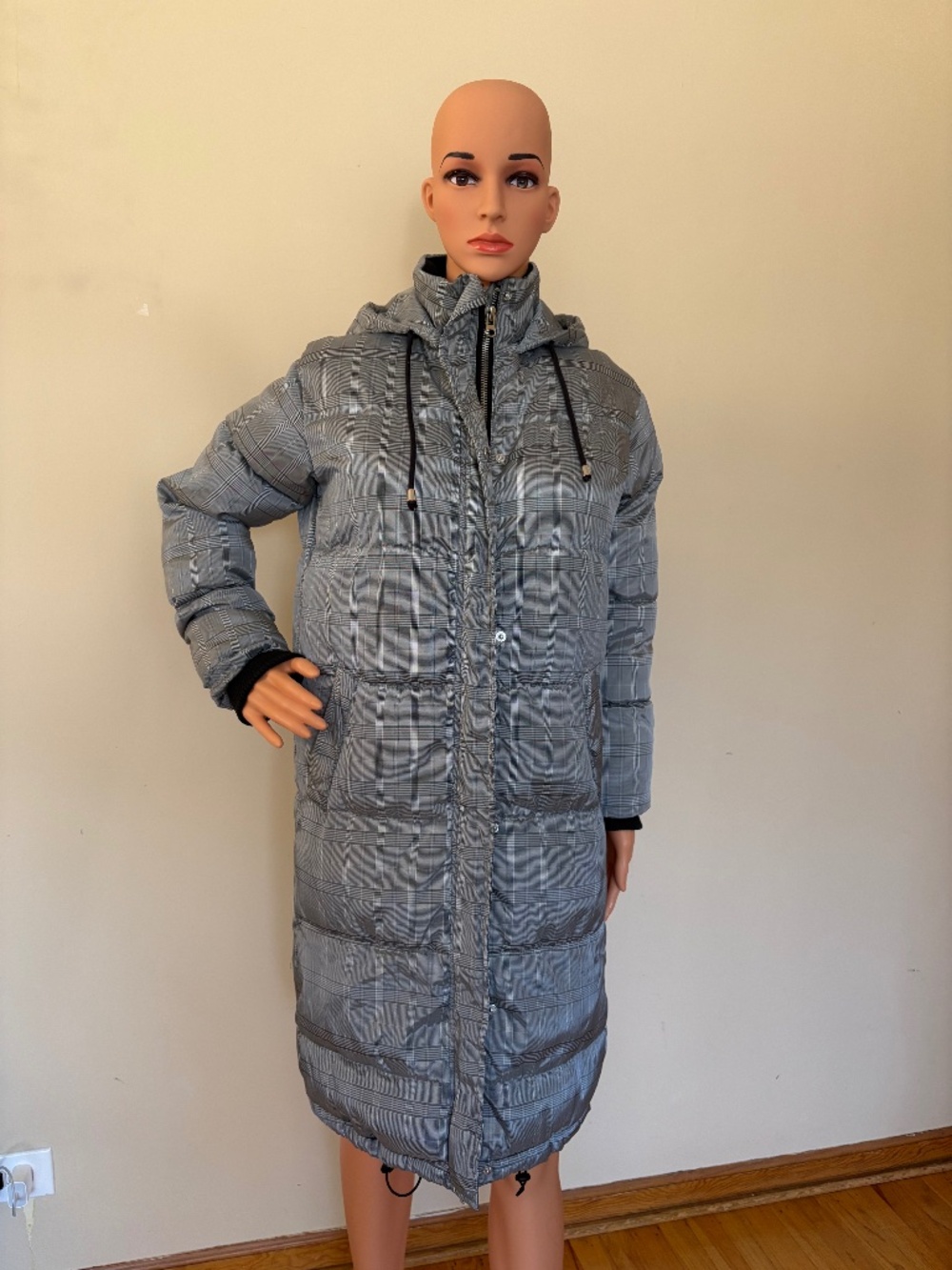 Forever 21 Contemporary Long Puffer Coat – Gray Plaid – Hooded